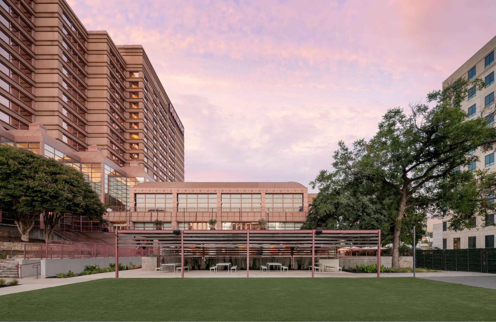 Downright Austin, A Renaissance Hotel Екстериор снимка