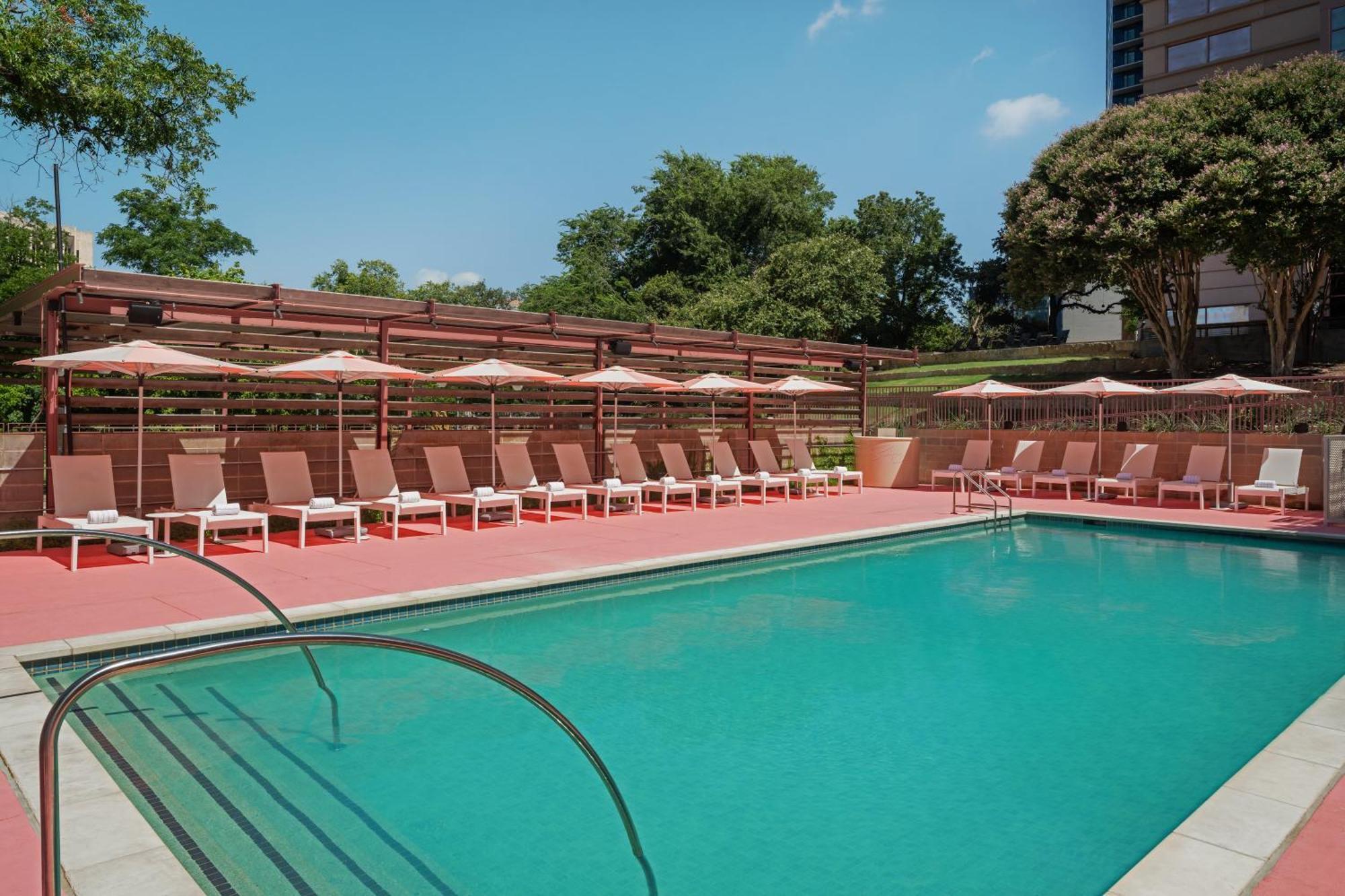 Downright Austin, A Renaissance Hotel Екстериор снимка