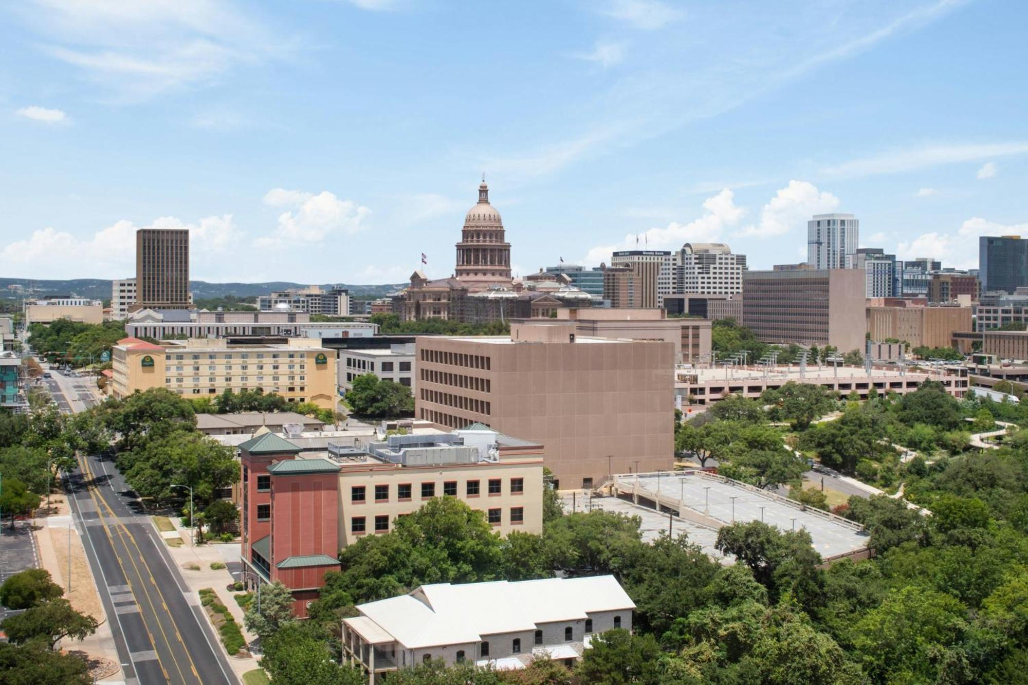 Downright Austin, A Renaissance Hotel Екстериор снимка